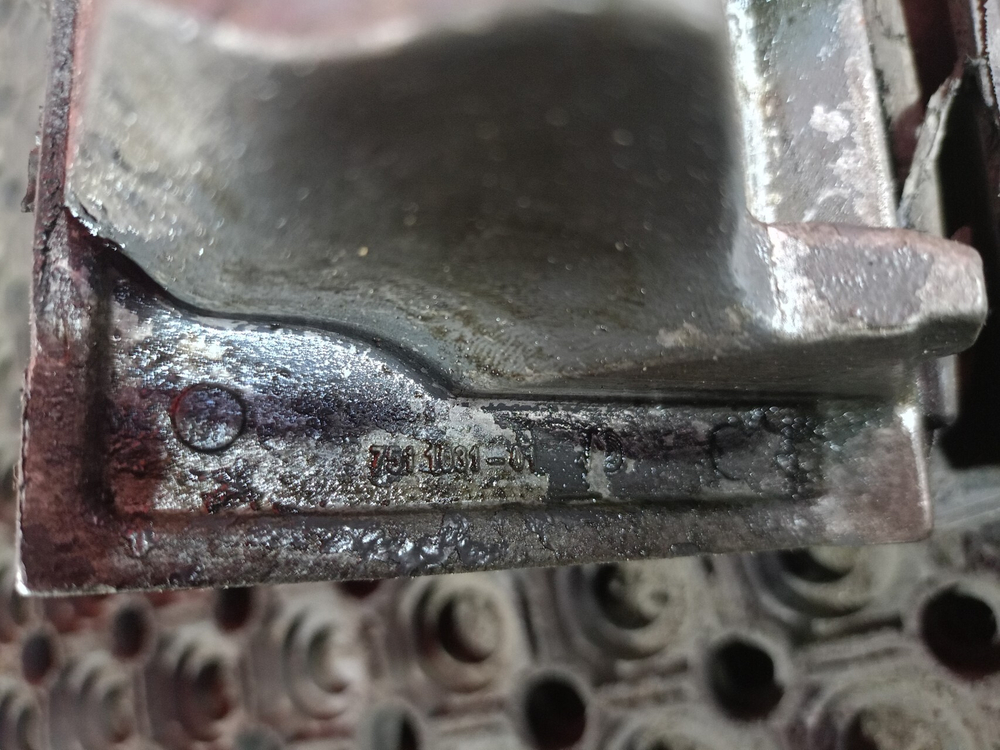 Подушка двигателя передняя