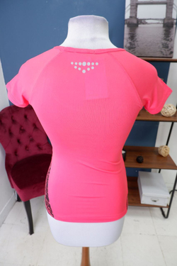 Футболка Kiabi яркая 42 размер