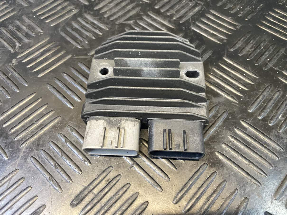 Реле зарядки Yamaha TDM900 RN08 2002