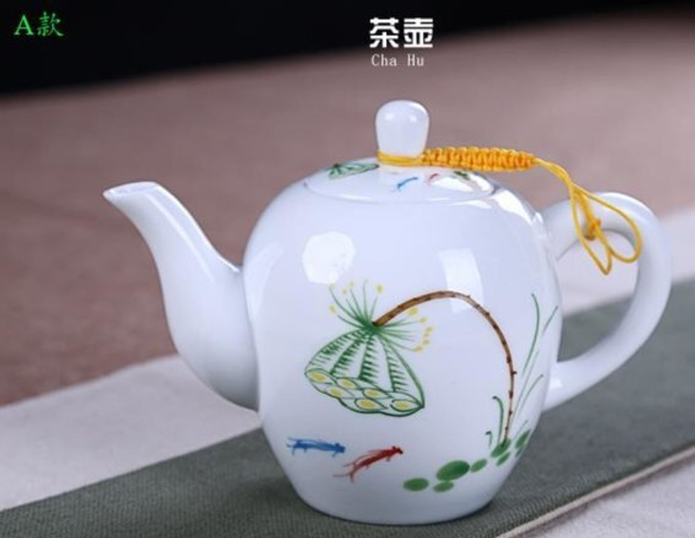 242011 Чайник "Лотос и рыбка", фарфор, объем 130мл. Диаметр 7,5см, высота 10см