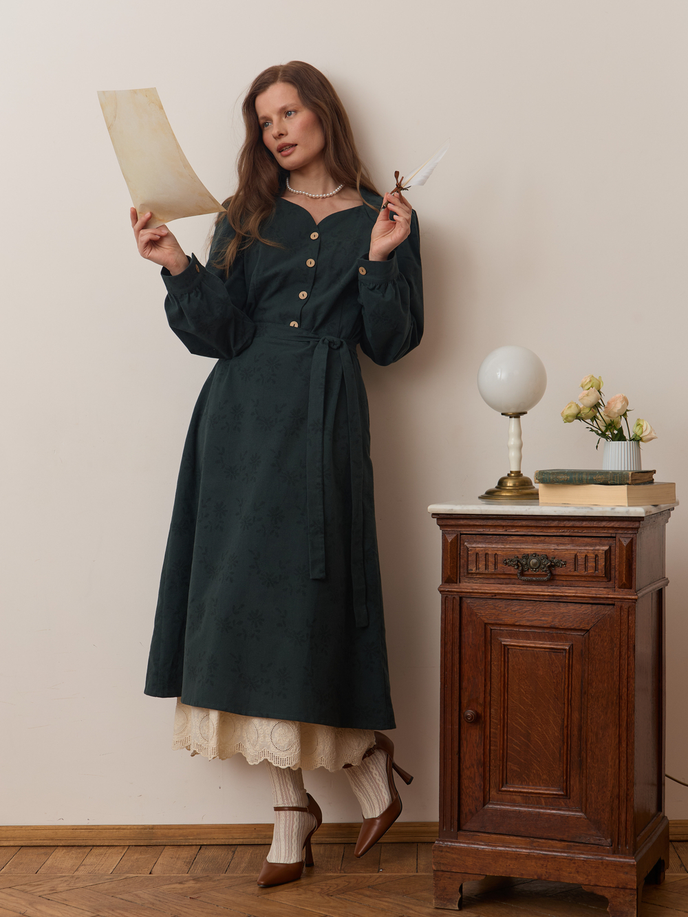 Платье с вырезом-сердечко