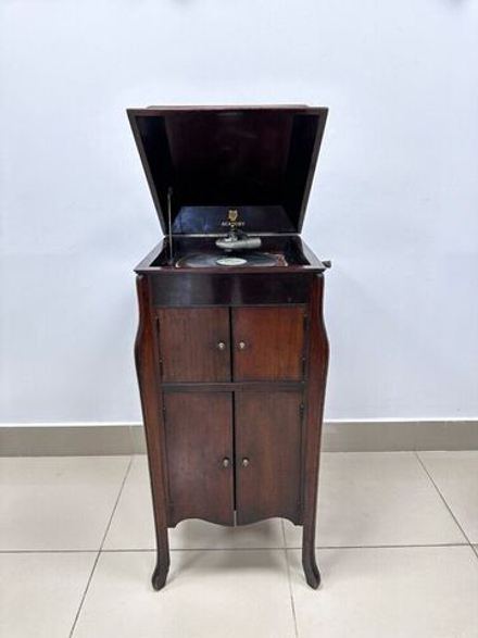 Винтаж: Граммофон в стиле Чиппендейл