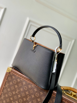 Louis Vuitton Capucines MM Souple