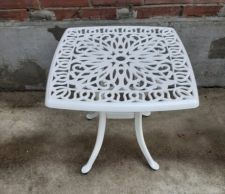 Кофейный столик Malta из литого алюминия, белый