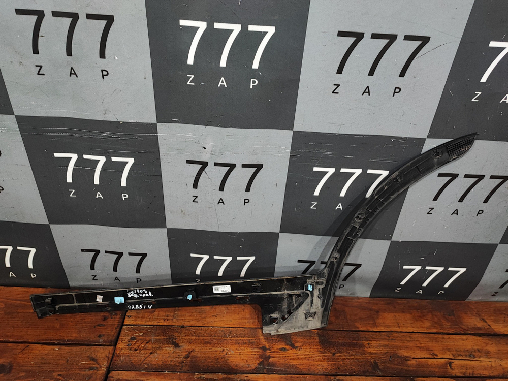 Накладка двери задней правой Kia Seltos 19-нв Б/У Оригинал 87734Q5010