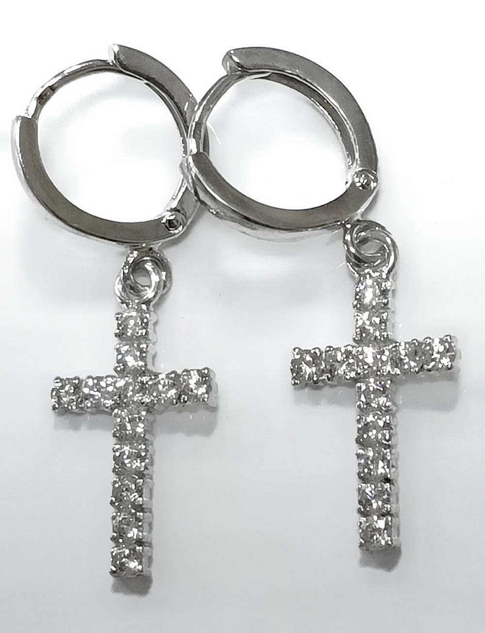 Ювелирные серьги из серебра