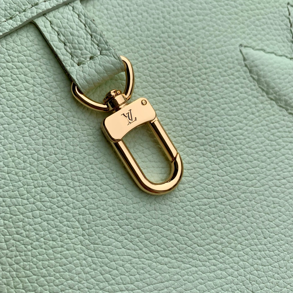 Louis Vuitton Neverfull Bandouliere Inside Out BB