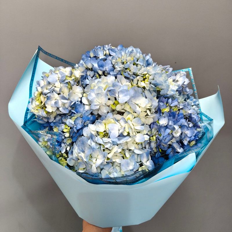 Букет из синих гортензий 9шт (в упаковке)