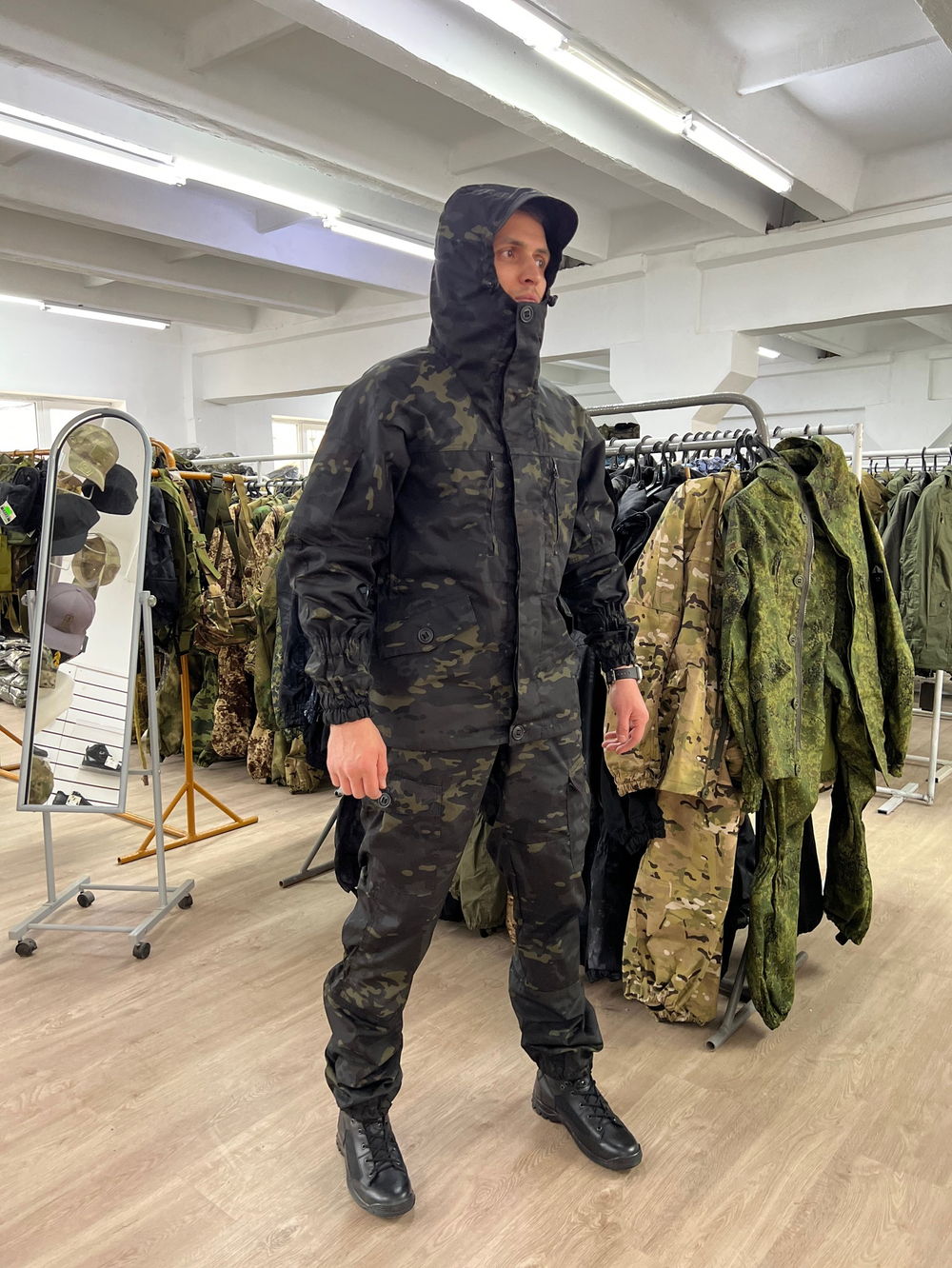 Костюм горка 6 весна лето / черный мультикам