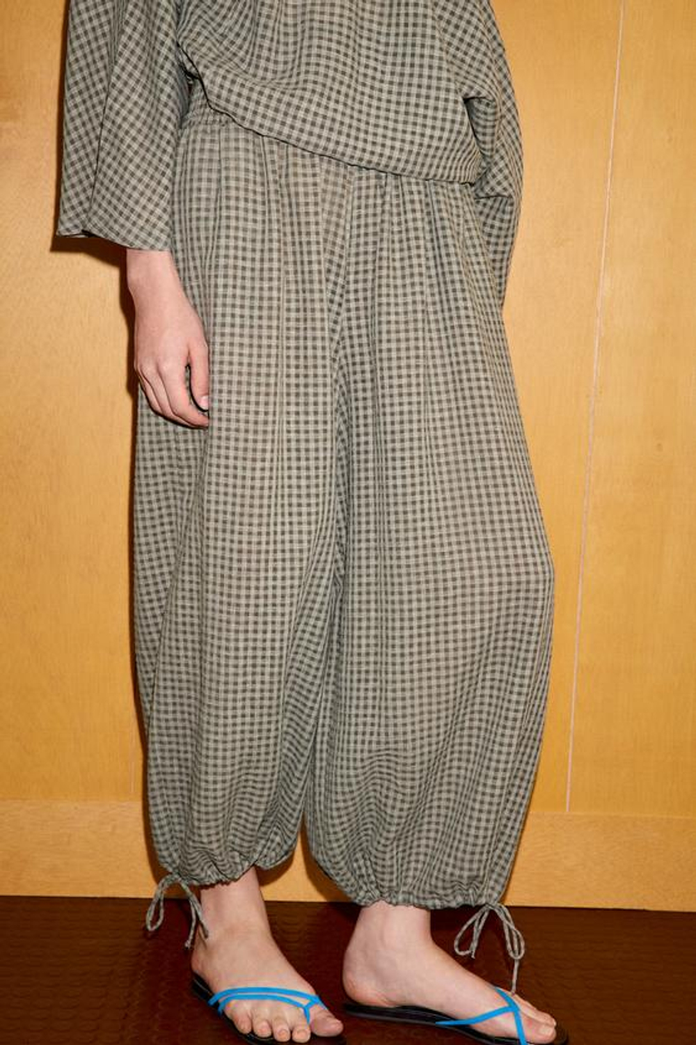 ZARA БРЮКИ С ЭЛАСТИЧНЫМ ПОЯСОМ, МЯГКИЙ СЕРЫЙ