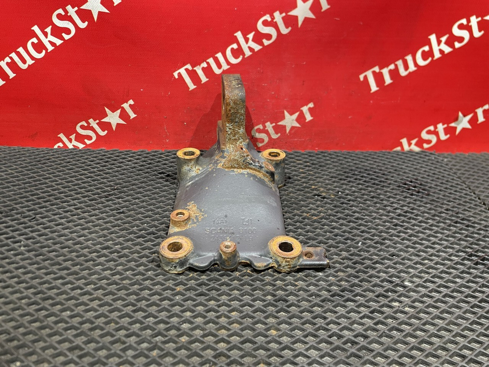 Кронштейн двигателя передний левый 2021г