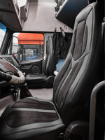 Чехлы Люкс VOLVO FH-13 после 2018 года: водитель от сиденья, пассажир от стойки кабины (один вырез под ремень) (экокожа, черный, черная вставка)