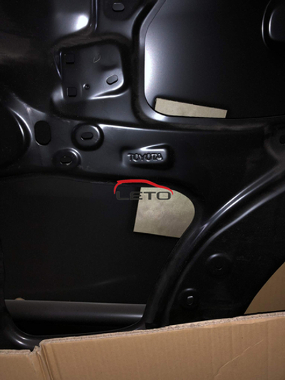 Дверь задняя правая (с отвертсием под молдинг) 67003-60431 6700360431