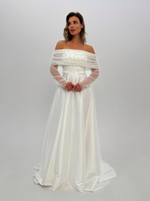 Свадебное платье с жемчугом