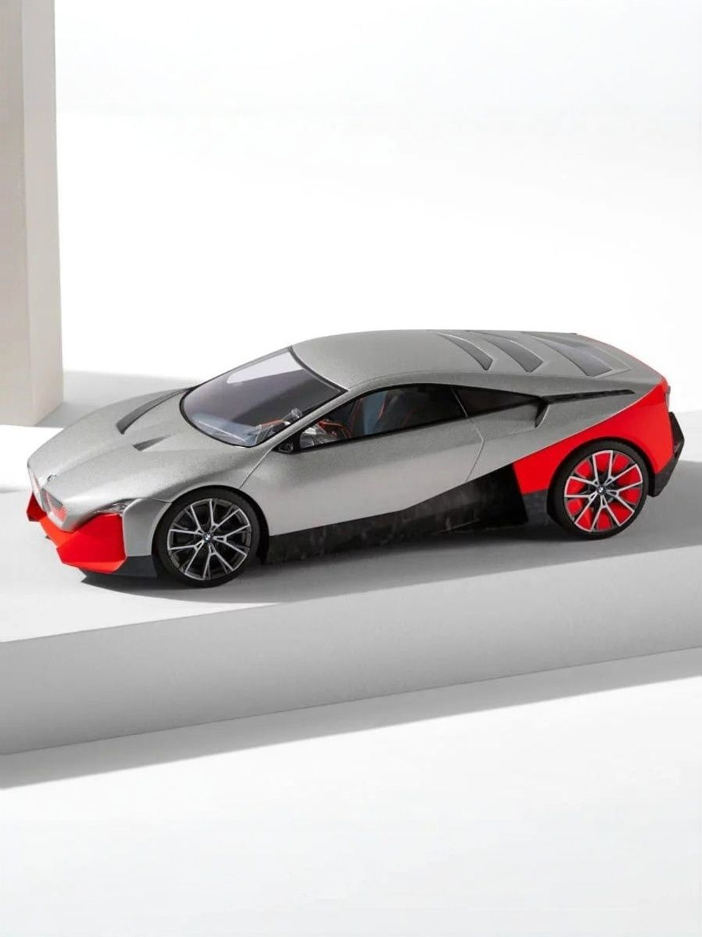 Модель BMW масштабная Vision M next 2019 1:18