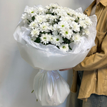 Букет из ромашковой  кустовой хризантемы