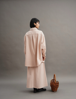 Рубашка оверсайз с карманами из плотного хлопка пудрового цвета