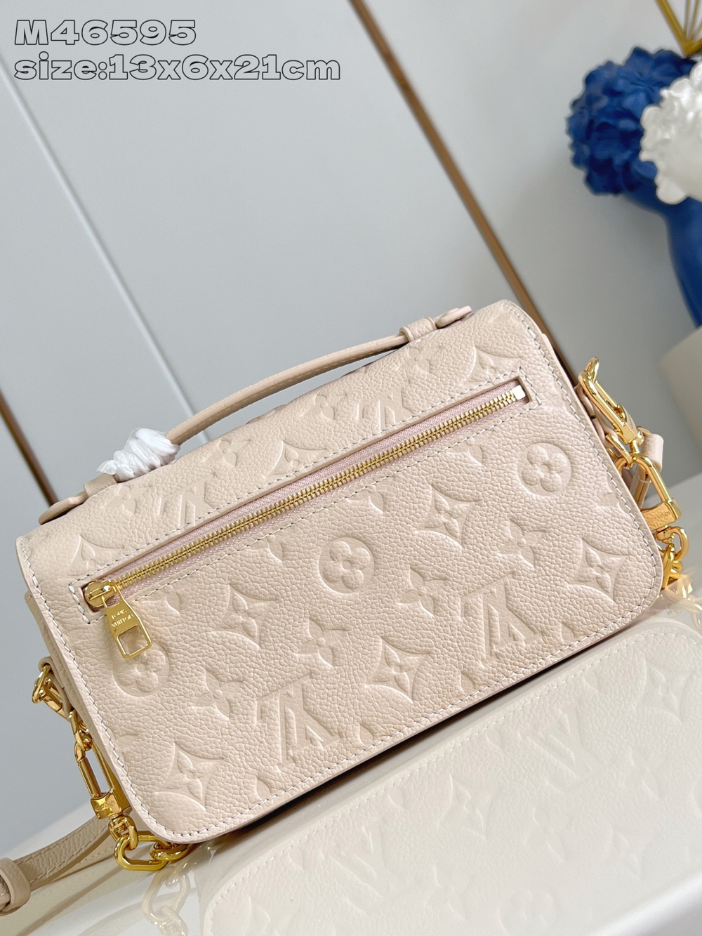 Louis Vuitton Pochette Metis East West