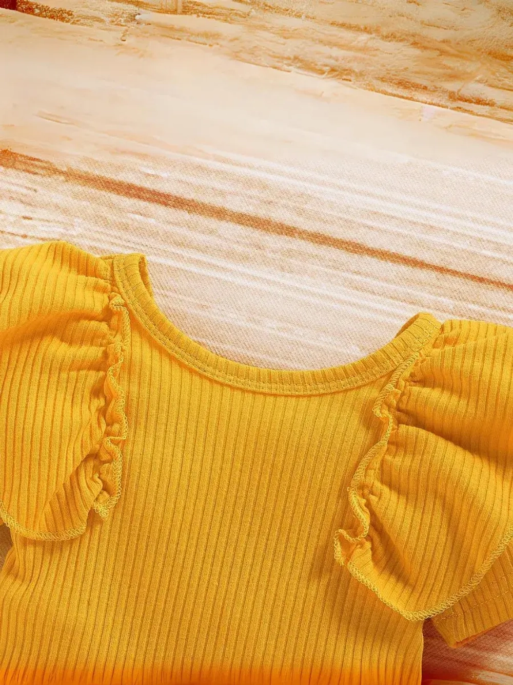 Летний костюм для девочки нарядный