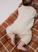 Песочник вязаный клетка, Молочный