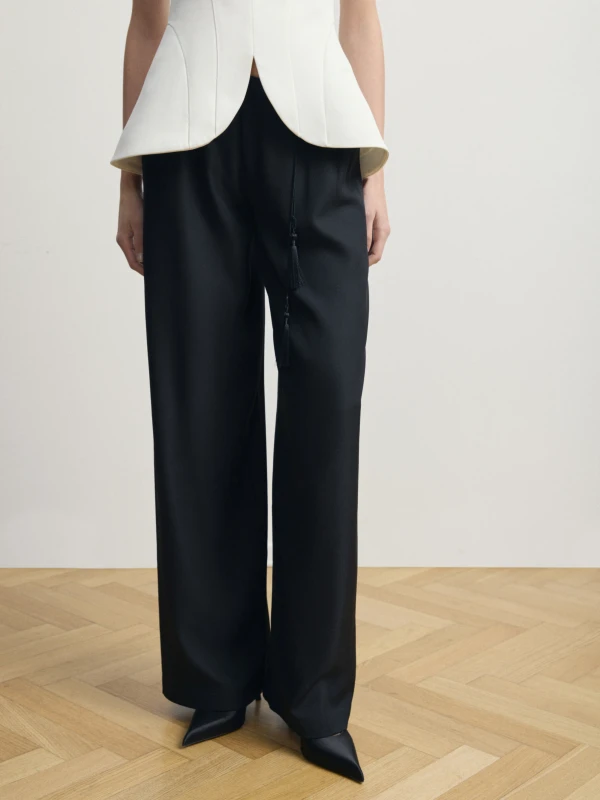 Молочный корсетный топ из атласа 