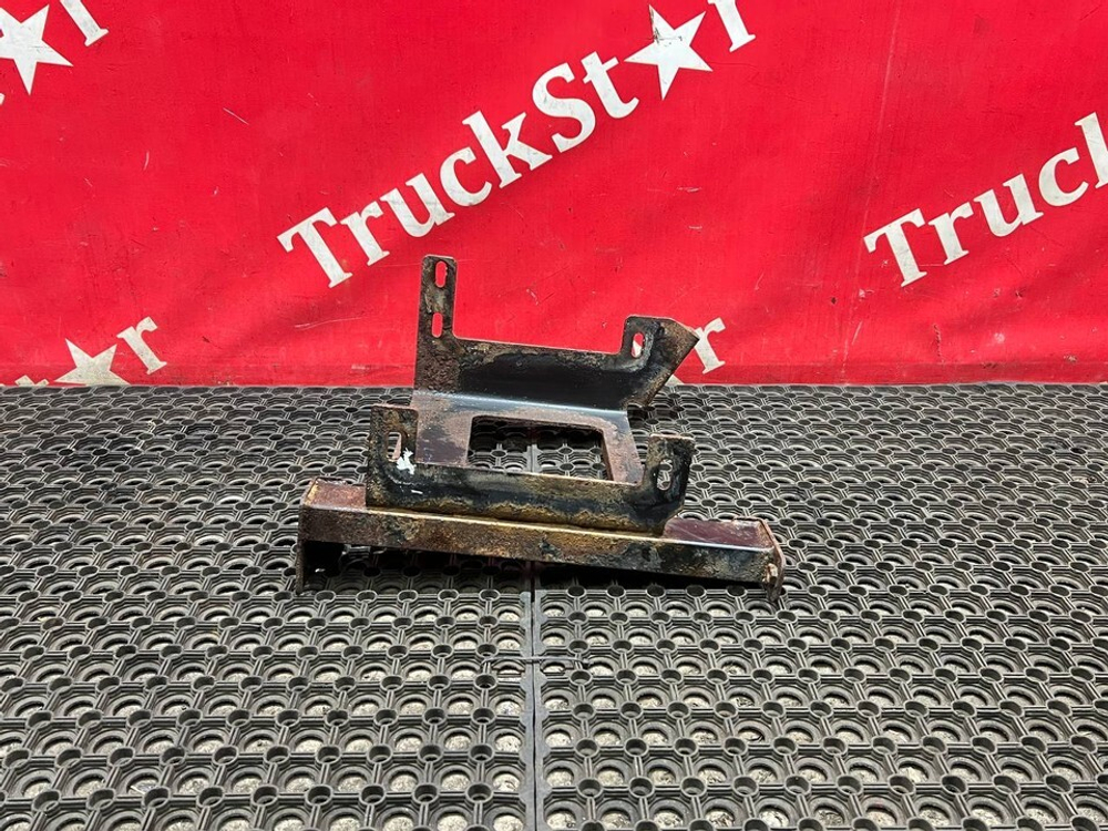 Кронштейн корпуса подножек левый