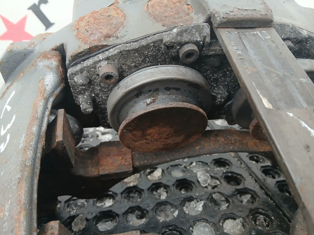 Суппорт передний правый