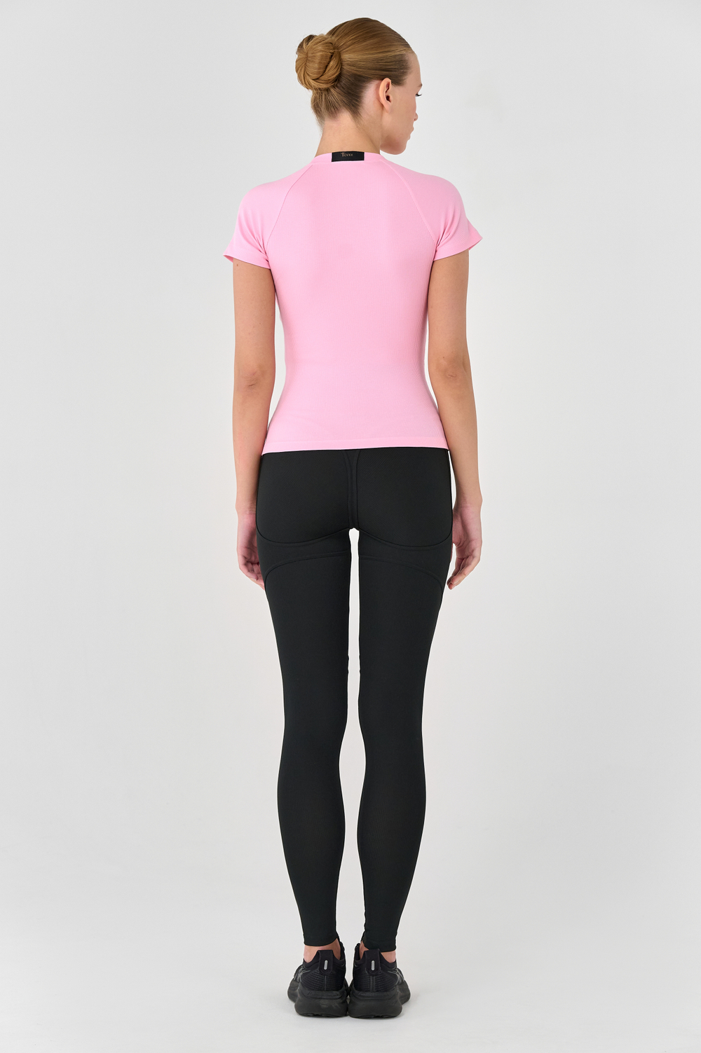 Футболка спортивная с чашками