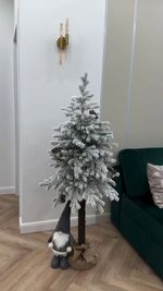 заснеженная ель на ножке "Камилла"