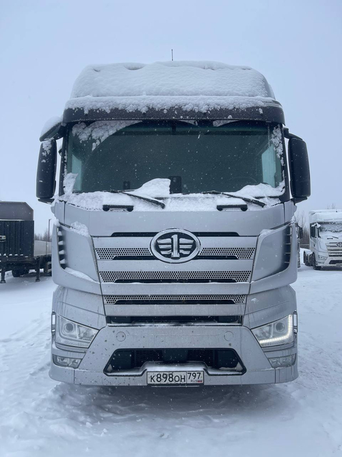 FAW J7 4x2 Седельный тягач CA4180P77K25E5 (Дизельный, 12,5 л, 553 л.с., АТ)