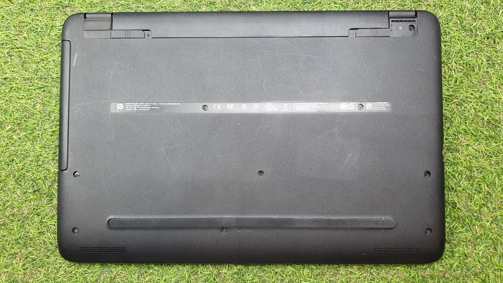 Ноутбук HP i5-5/8 Gb/Radeon R5 M330 2 Gb/ 15-ac022ur (N1K64EA)