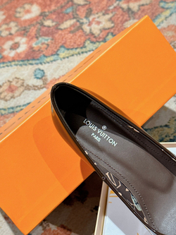 Louis Vuitton Pump (5 colors)