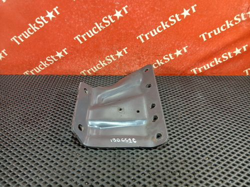 Кронштейн траверсы передний правый