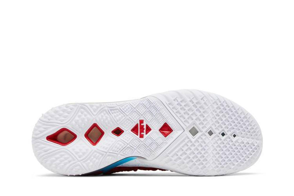 Кроссовки Nike Lebron 18