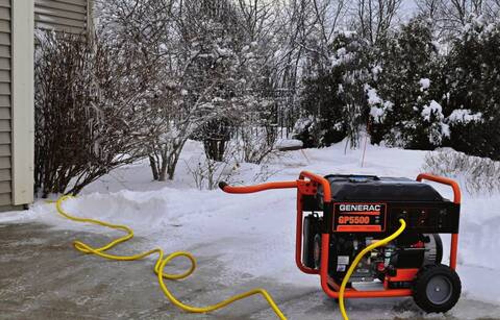 Бензогенератор 20 квт. Все использовать генераторы. Все использовать генераторы. Все использовать генераторы. Домик для генератора.