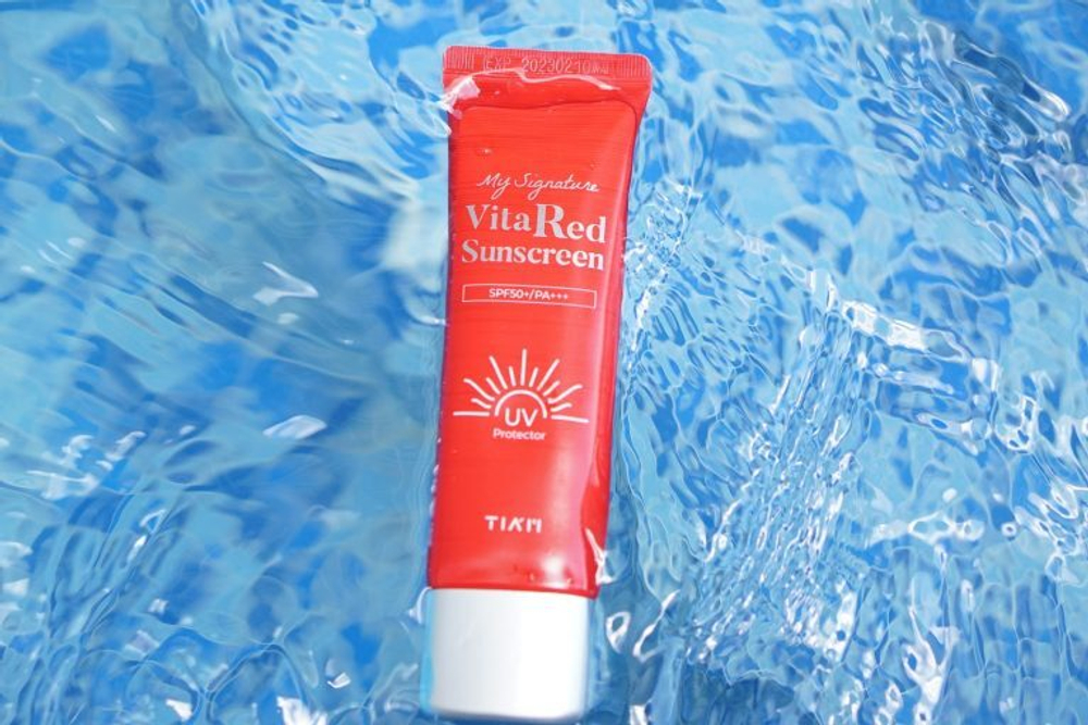 TIAM My Signature Vita Red Sunscreen SPF50+/PA+++ солнцезащитный крем для сияния кожи