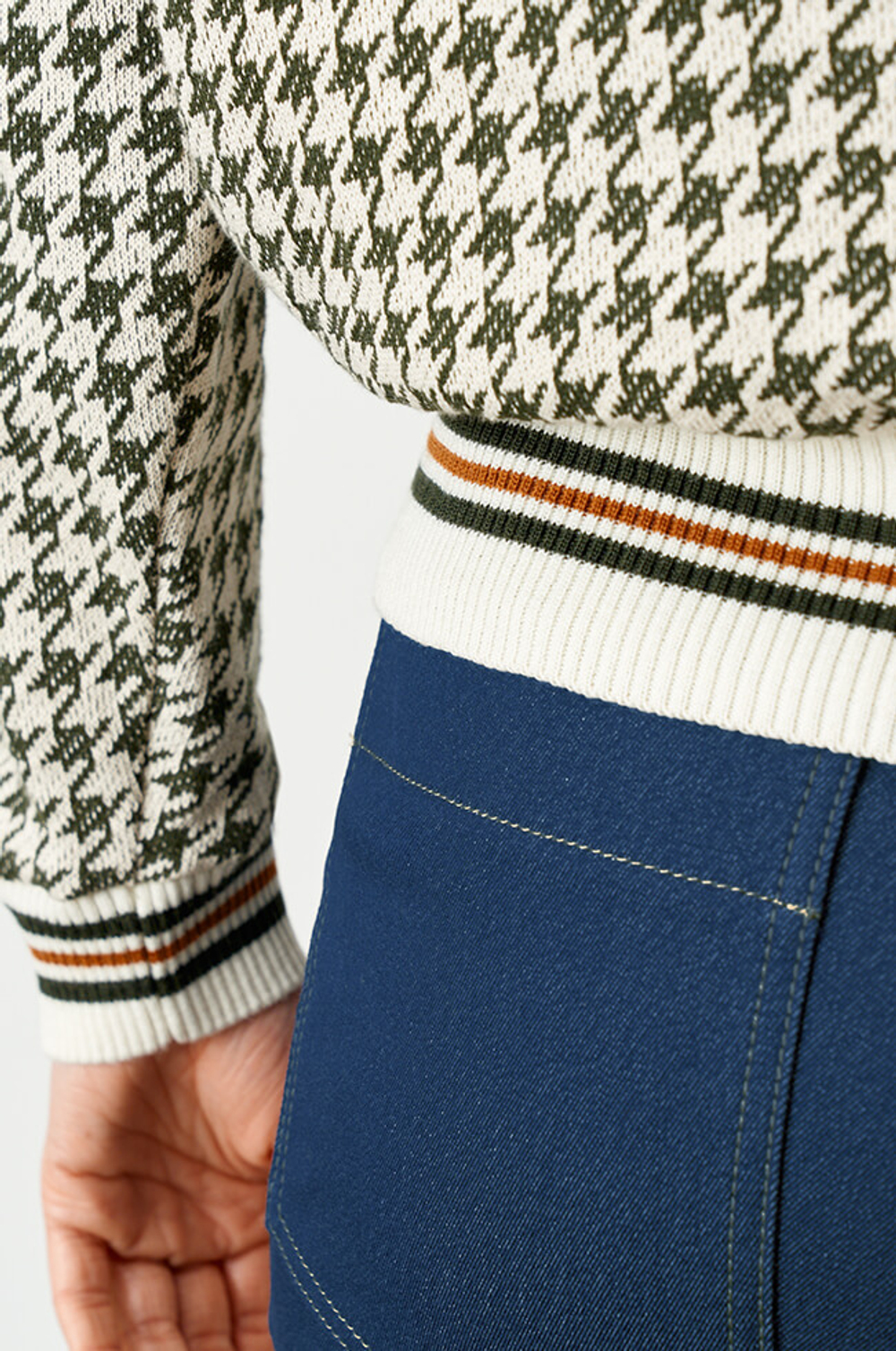 22779 Джемпер женский (молочный / хаки)