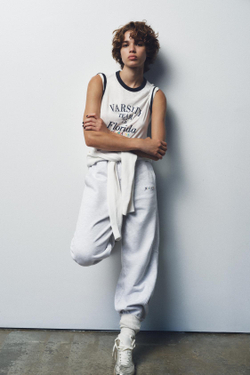 ZARA ФУТБОЛКА ИЗ ЖАККАРДОВОЙ ТКАНИ С НАДПИСЬЮ, ЖЕЛТОВАТО-БЕЛЫЙ