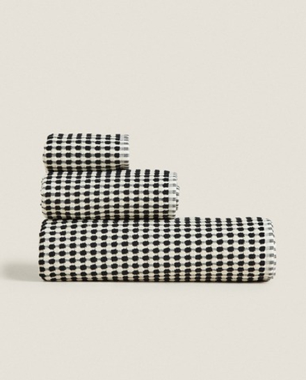 ZARA HOME ПОЛОТЕНЦЕ ИЗ ТЕКСТУРИРОВАННОГО ХЛОПКА, ЧЕРНЫЙ