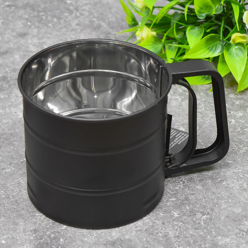 Сито-кружка для муки "Fornata", цвет черный, 10,5*9,5см