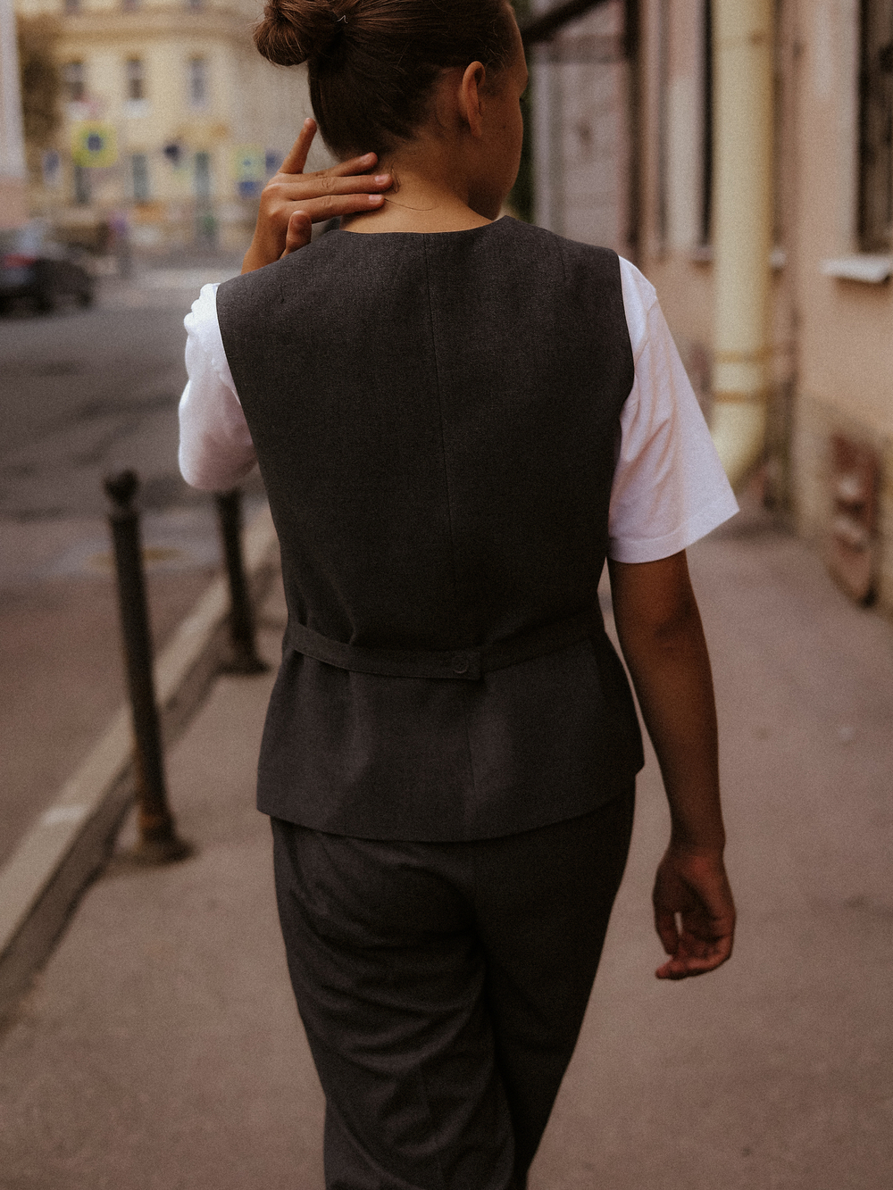 Жилет классический графитового цвета unisex