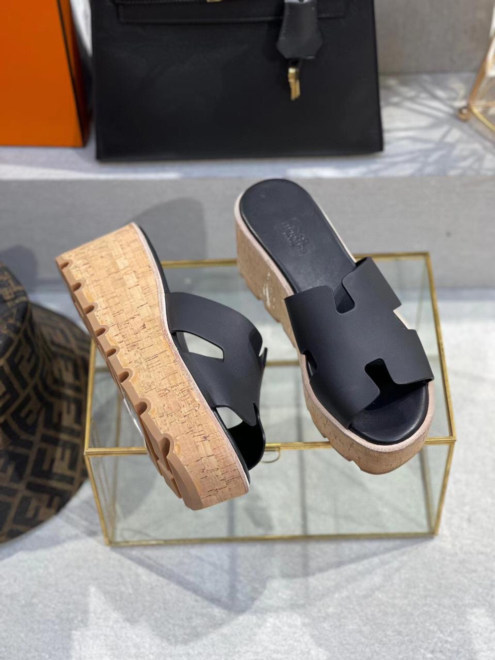 Сабо на танкетке Hermes