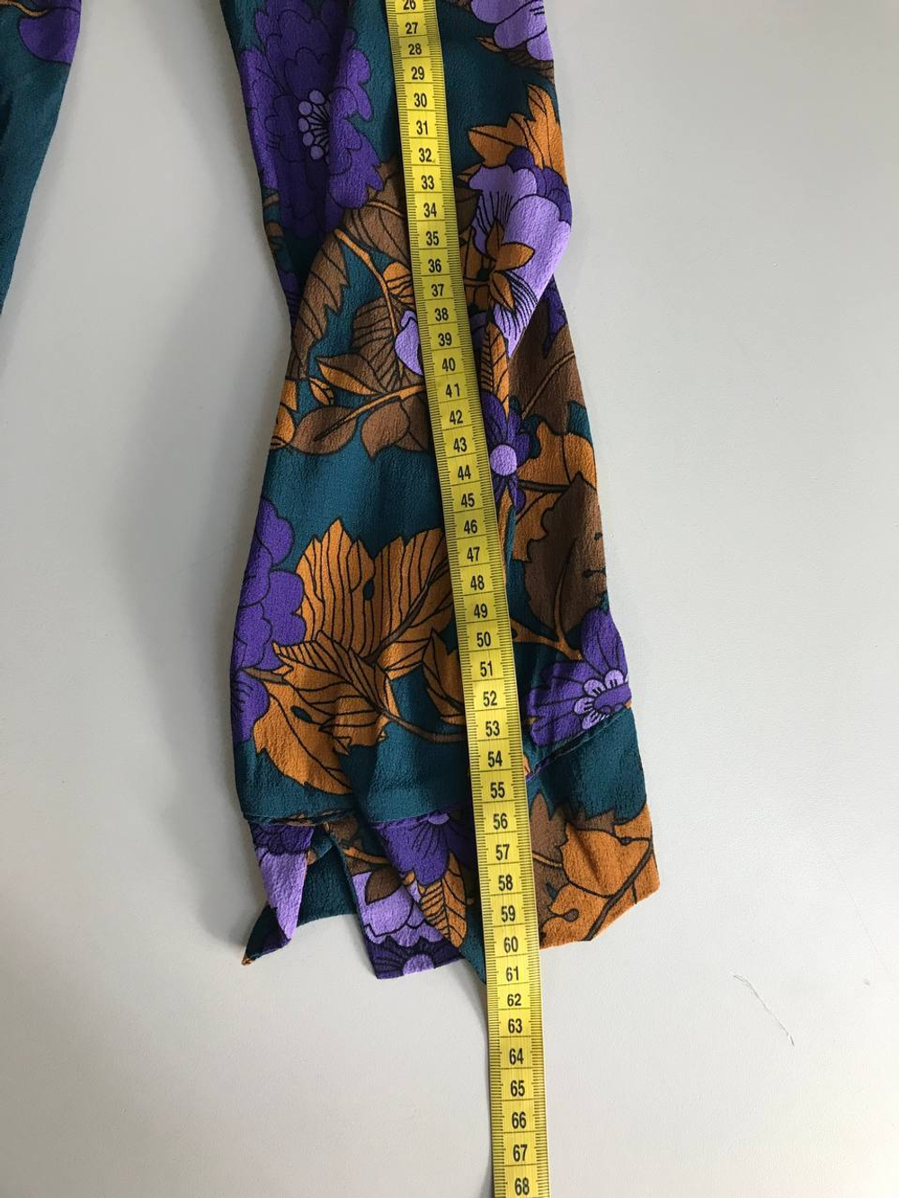 Блузка Mango яркого цвета, маркировка L, визуально на 48 размер