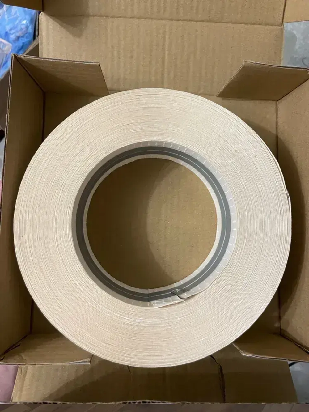 Углоформирующая бумажная металлизированная лента MeinHaus для гипсокартона и армирования углов, 52 мм x 30 м