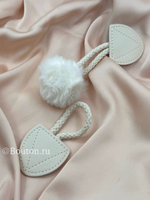 Застежка клевант с помпоном бежевый