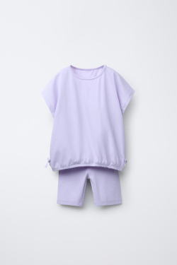 ZARA КОМПЛЕКТ ИЗ ФУТБОЛКИ И ВЕЛОСИПЕДОК, ЦВЕТ МАЛЬВЫ