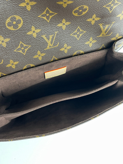 Сумка Louis Vuitton POCHETTE METIS