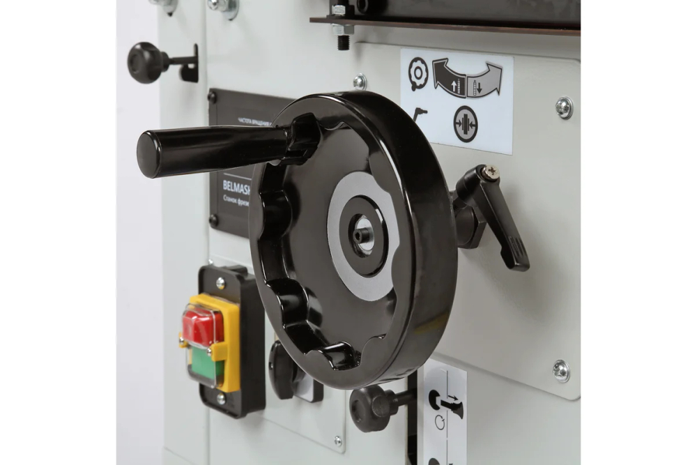 Станок фрезерный с подвижным столом БЕЛМАШ MM1500ST1000/400