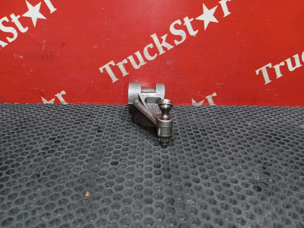 Коромысло впускного клапана 2024г.