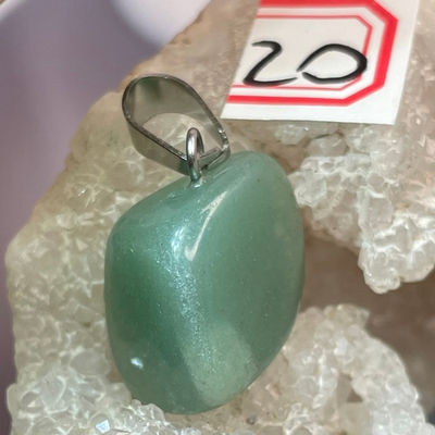 37122 Авантюрин зеленый Кулон галтовка